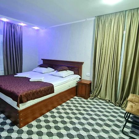 Status House Hotel เฟอร์กานา ภายนอก รูปภาพ