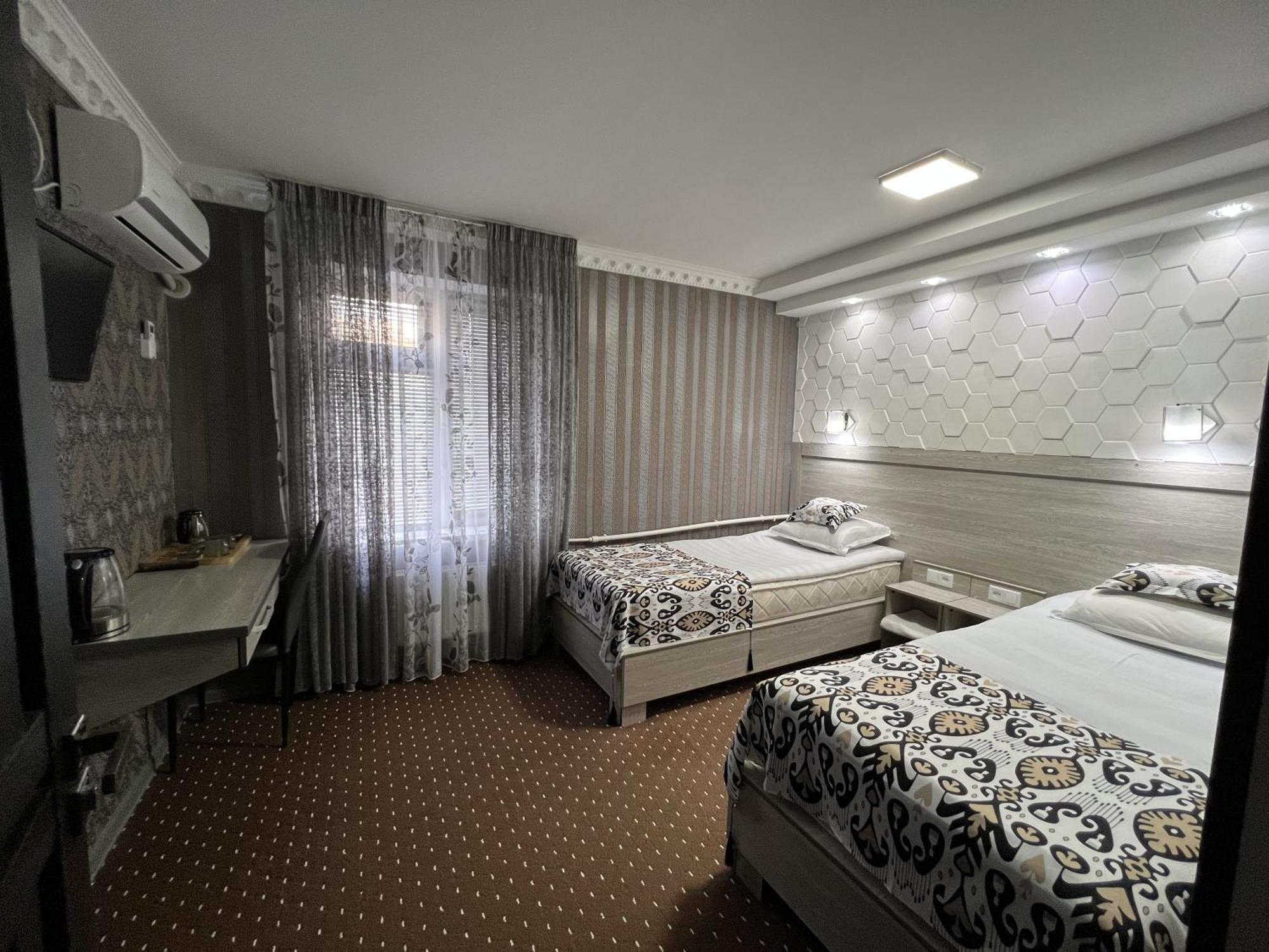 Status House Hotel เฟอร์กานา ภายนอก รูปภาพ