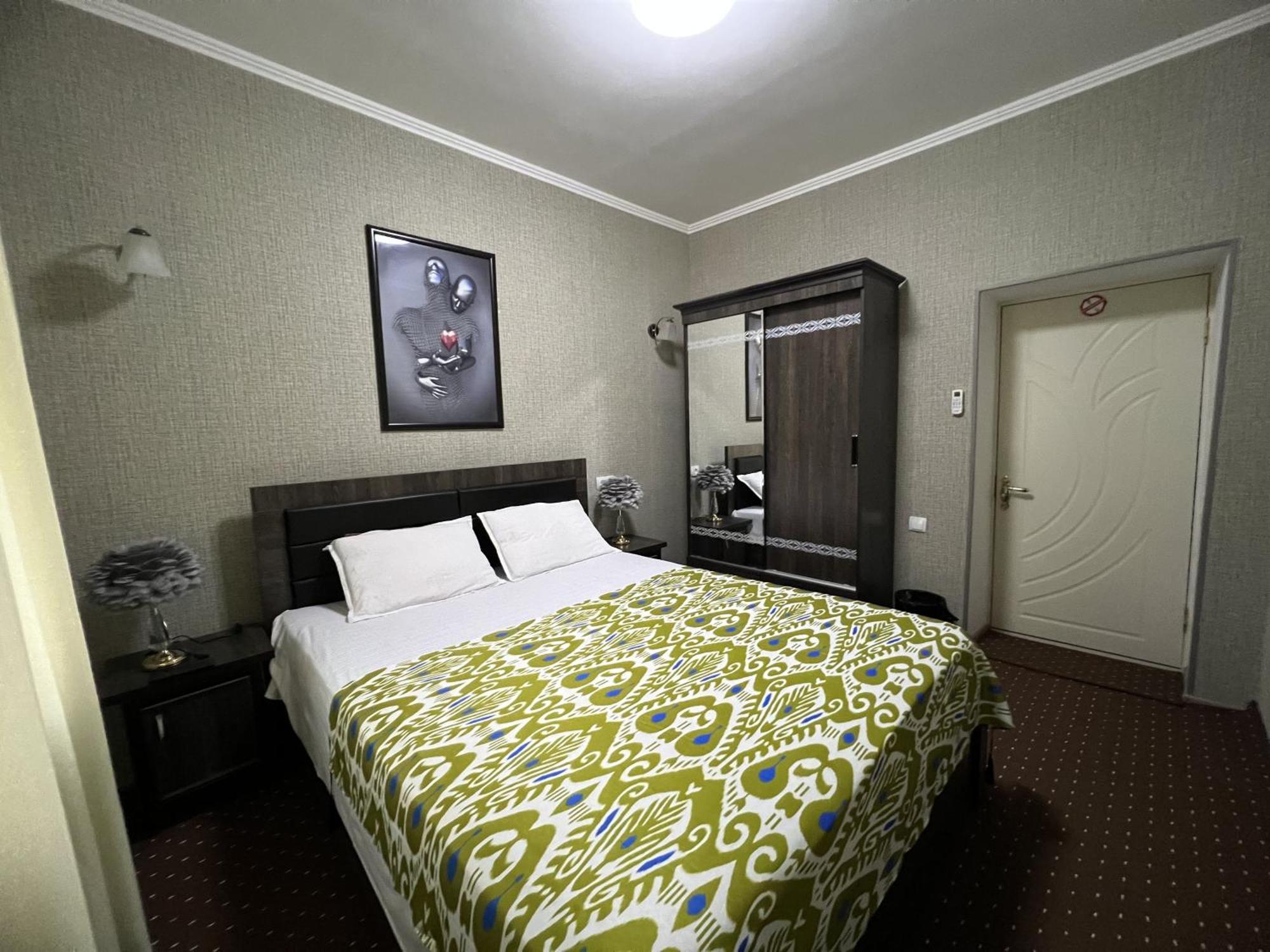 Status House Hotel เฟอร์กานา ภายนอก รูปภาพ