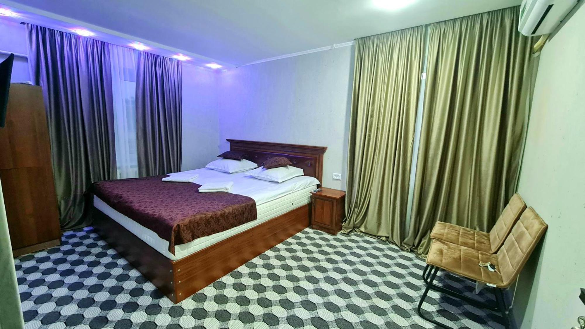 Status House Hotel เฟอร์กานา ภายนอก รูปภาพ